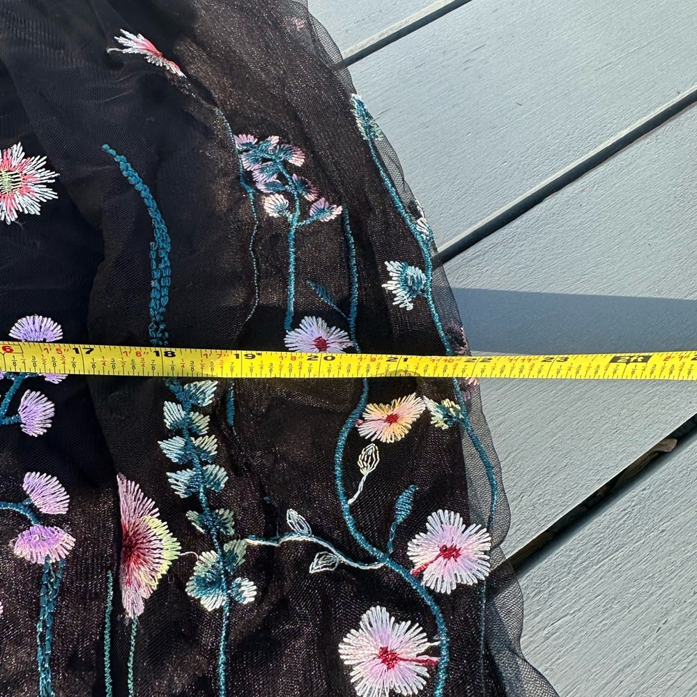 H&M tulle sheer skirt with flower embroidery size 6 - Picture 9 of 10